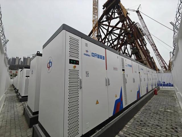 工商業(yè)儲能百團大戰(zhàn)：超300家公司擠入場，3年或?qū)⒆咄旯夥?年路