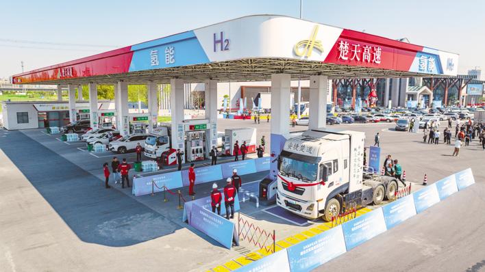 年減碳6570噸 湖北首條氫能源生態(tài)示范線(xiàn)投運(yùn)