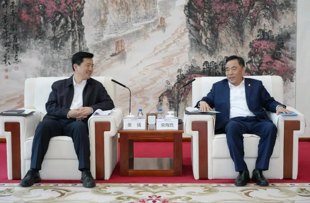中國能建黨委書記、董事長宋海良與北京經(jīng)開區(qū)工委書記張強(qiáng)會(huì)談