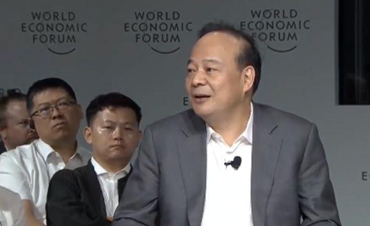 寧德時代董事長曾毓群回應“卷王”標簽，強調價值競爭與創(chuàng)新