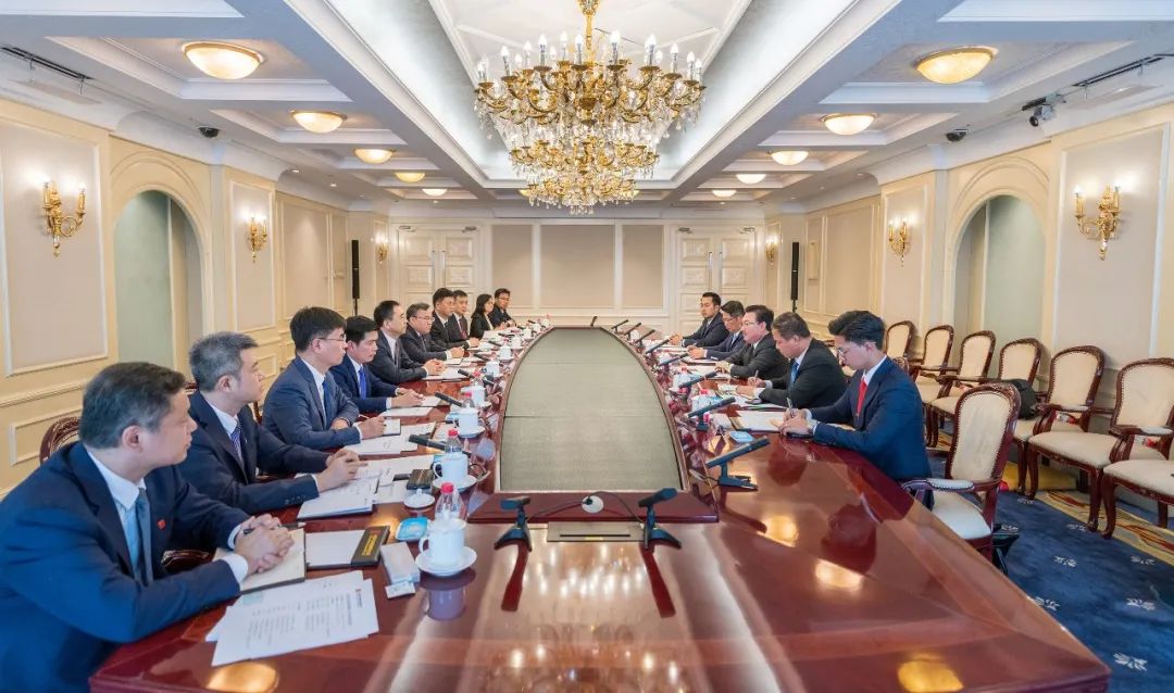 大唐集團黨組書記、董事長鄒磊與老撾總理府辦公廳部長、總理首席顧問西納萬·蘇發(fā)努馮會談