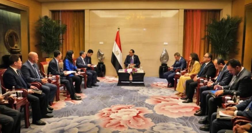 中國能建黨委書記、董事長宋海良拜會埃及總理馬德布利