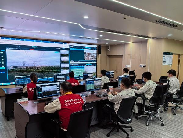 國網(wǎng)上海超高壓公司全力迎戰(zhàn)臺風(fēng)“普拉?！?全力確保城市主電網(wǎng)安全穩(wěn)定運行