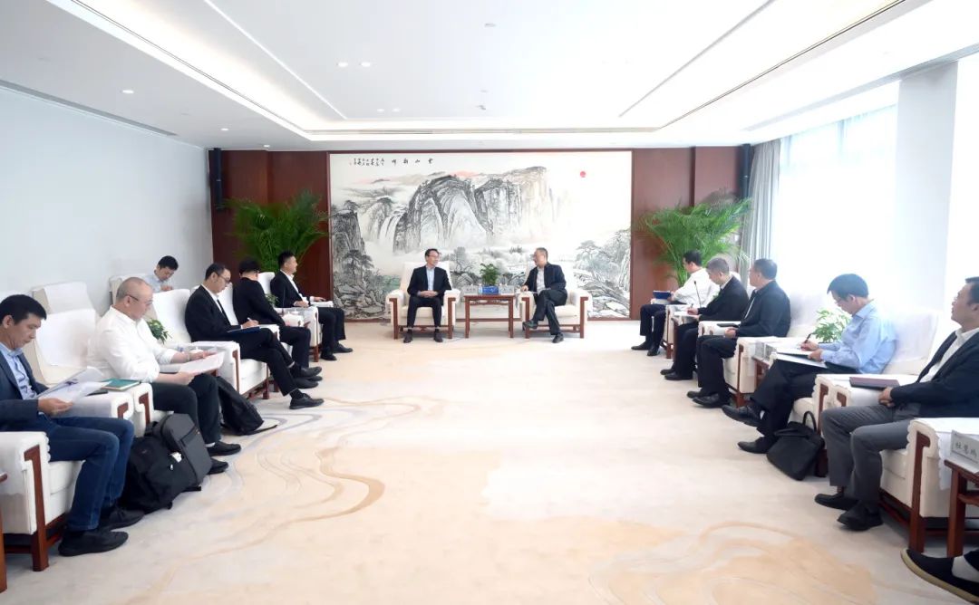 中國電建黨委副書記、總經(jīng)理王斌與深圳環(huán)境水務集團總裁龔利民舉行會談