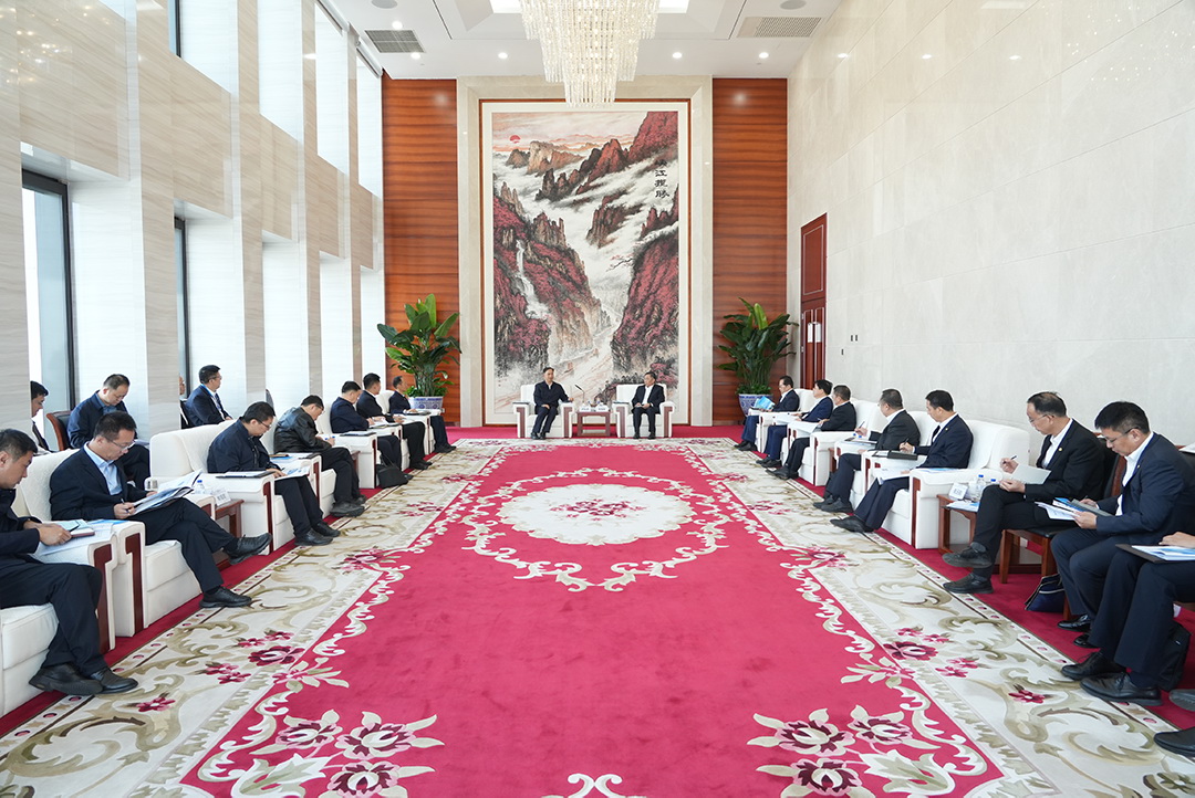 中國(guó)能建黨委書記、董事長(zhǎng)宋海良與山西省委常委、大同市委書記盧東亮?xí)? width=