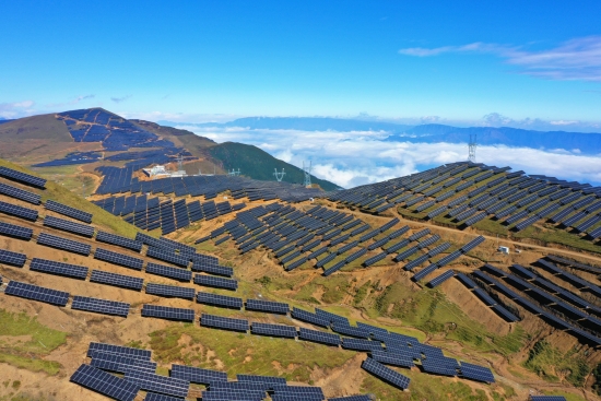 云南昭通羊窩頭、八棵樹光伏項目135兆瓦全容量并網(wǎng)發(fā)電