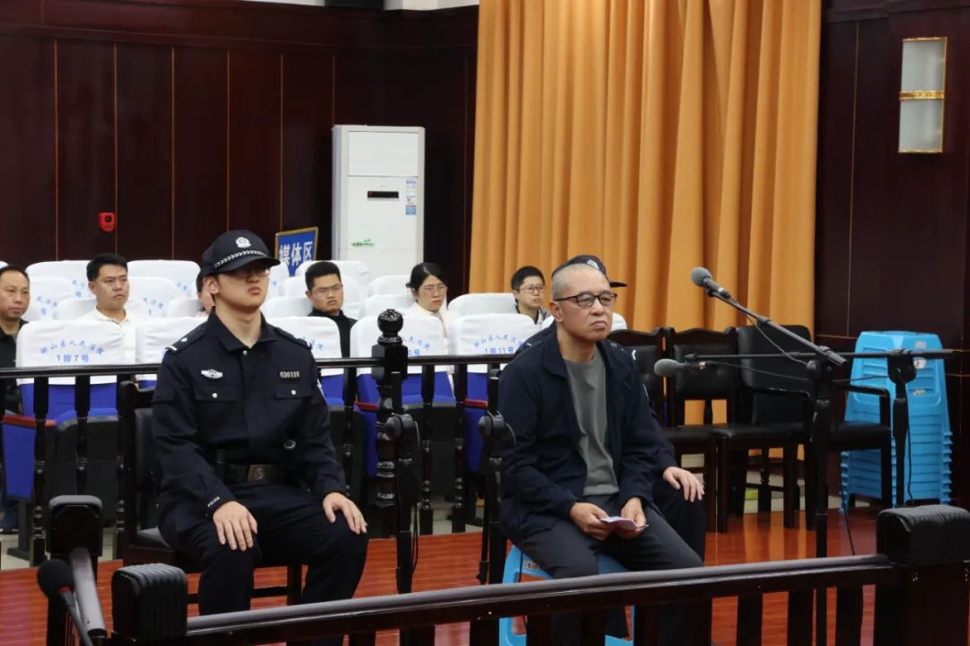 貴州電網(wǎng)原專職董事徐銘受賄、行賄案一審宣判