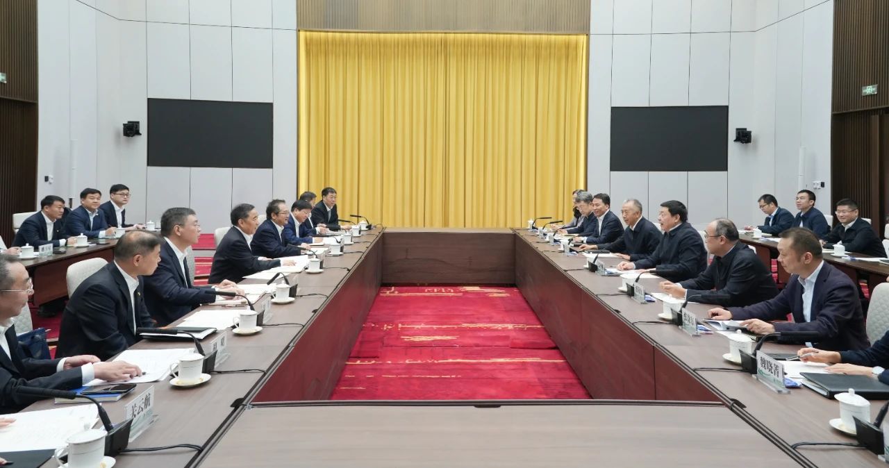 中國能建黨委書記、董事長宋海良與國家電網(wǎng)董事長、黨組書記張智剛會談