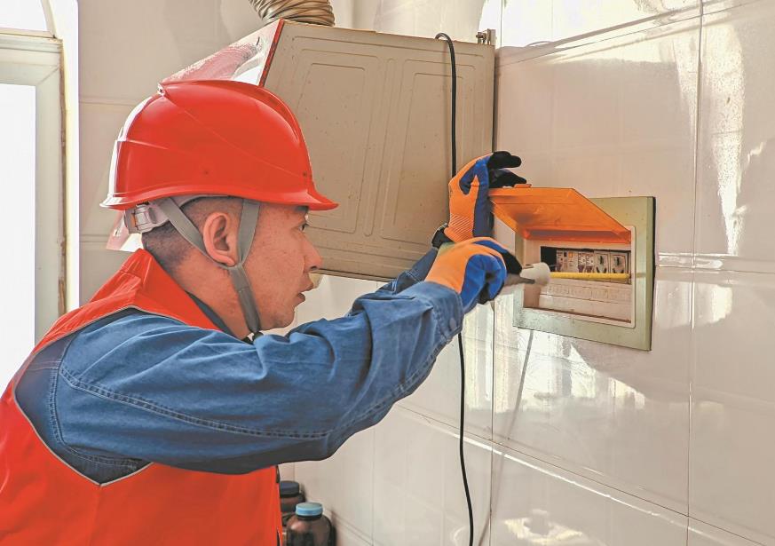 楊劍：“我們多操點心，客戶就多點方便”