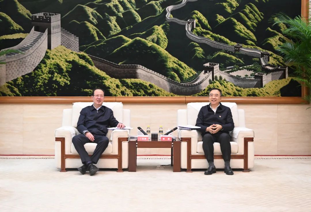 中國電建黨委書記、董事長(zhǎng)丁焰章與中國大唐黨組書記、董事長(zhǎng)鄒磊會(huì)談