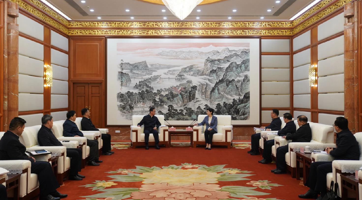 中國(guó)安能集團(tuán)黨委書記、董事長(zhǎng)陳奕輝拜會(huì)四川省委副書記、省長(zhǎng)施小琳