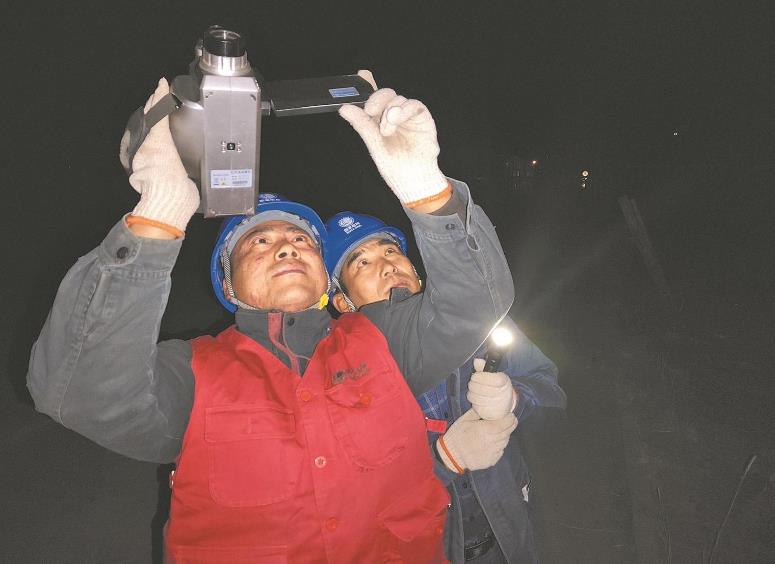 青海貴南縣：零下15攝氏度，冬夜巡檢保供電