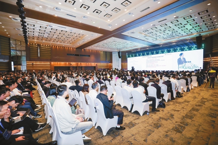 院士專家學者探討新型電力系統(tǒng)怎么建 人工智能、柔性構(gòu)網(wǎng)、新型儲能成熱詞