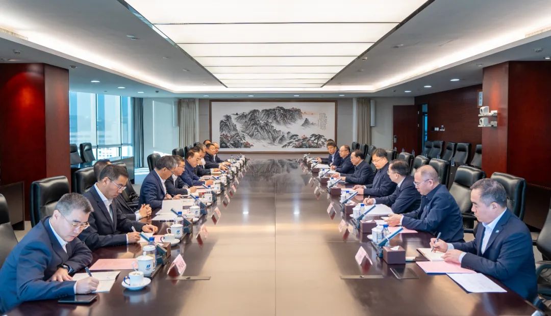 華電集團(tuán)黨組書記、董事長(zhǎng)江毅會(huì)見中國(guó)中車黨委書記、董事長(zhǎng)孫永才