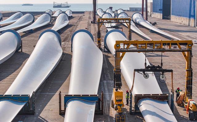 山東省加速發(fā)展海上風(fēng)電，超大型風(fēng)機(jī)源源不斷出海安裝