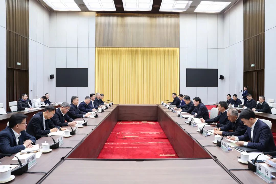 溫樞剛張文峰與國家電網(wǎng)董事長張智剛、總經(jīng)理龐驍剛會談