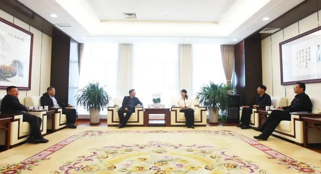 國(guó)家電投新疆公司與中國(guó)水電四局、中交集團(tuán)、運(yùn)達(dá)股份座談