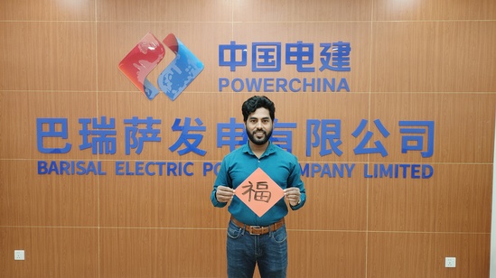 【新春走基層】筆尖上的?！案！? width=