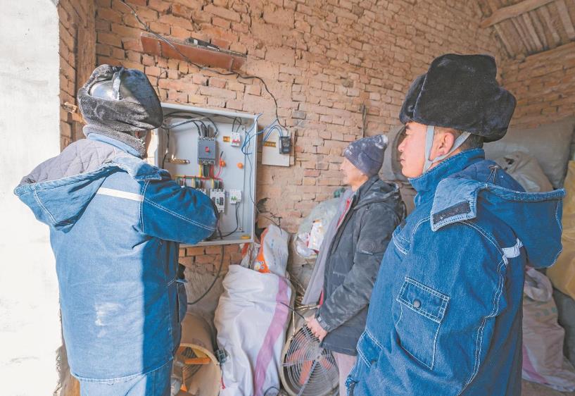 上門(mén)幫忙更換開(kāi)關(guān) 為養(yǎng)殖戶(hù)恢復(fù)用電