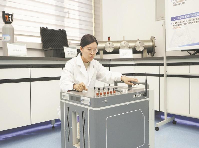 【國網(wǎng)特等勞?！繌垥郧伲簩９ビ蜌鈾z測 不斷“找茬、破題”