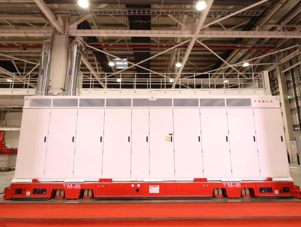 拿下全球電池儲(chǔ)能系統(tǒng)市場(chǎng)份額第一后，馬斯克再度來(lái)中國(guó)解產(chǎn)能之困