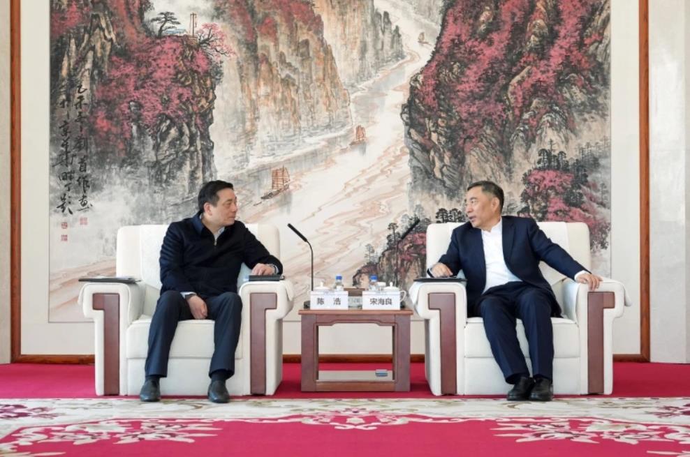 中國(guó)能建黨委書記、董事長(zhǎng)宋海良與湖州市委書記陳浩會(huì)談