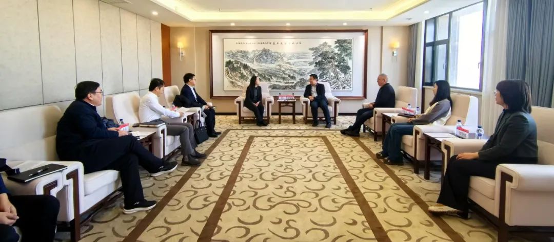 中國農(nóng)業(yè)銀行吉林省分行黨委委員、副行長兼長春分行黨委書記、行長曹紅一行拜訪華電吉林公司