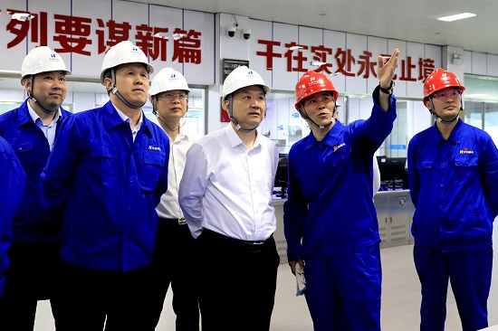 中國(guó)華能集團(tuán)董事長(zhǎng)溫樞剛到鶴崗電廠、伊春熱電督導(dǎo)調(diào)研生態(tài)環(huán)保及安全生產(chǎn)工作