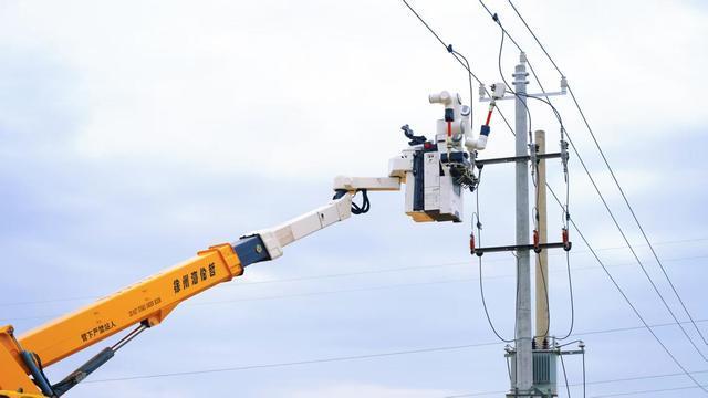 咸陽電網邁入“機器人作業(yè)時代”!