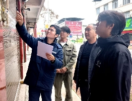 湖北通城：供電員工上門，解惑用戶“多扣”電費之謎